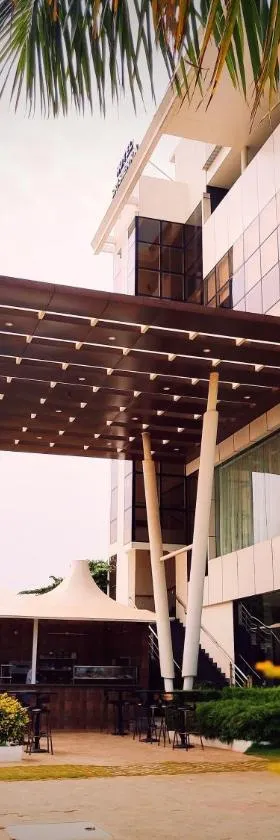 Hotel Sri Sierra，位于Chik Ballāpur的酒店