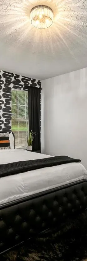 Charming 3BR 2BA Retreat, Cozy，位于迪凯特的酒店