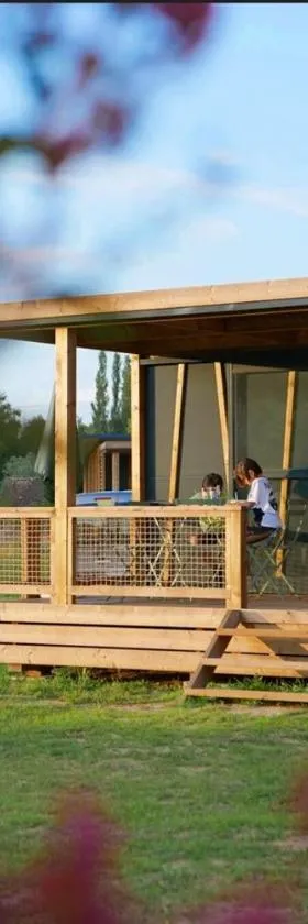 Camping Onlycamp Tours Val de Loire，位于圣阿韦尔坦的酒店