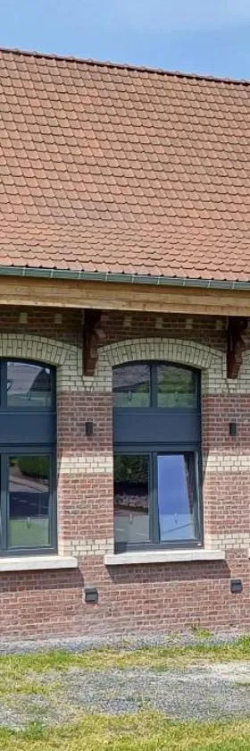 Maison gîte rural cercle Saint-Joseph Roisin，位于Roisin的酒店