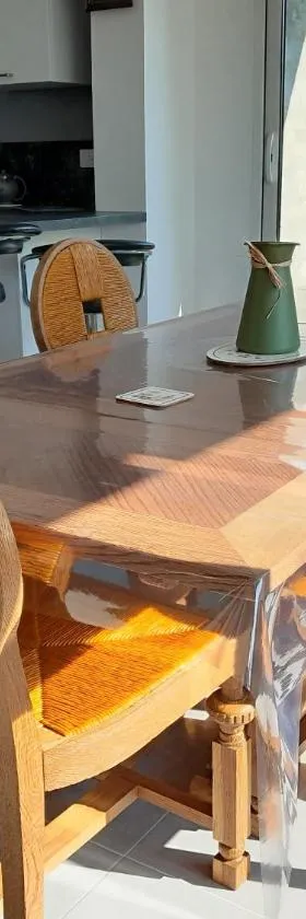 Maison proche plages du débarquement，位于Bernesq的酒店