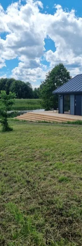 Namelis su sauna ir jakuzi，位于Virbališkiai的酒店