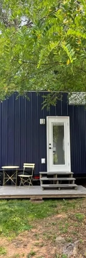 The Tiny Getaway Home，位于伊丽莎白镇的酒店