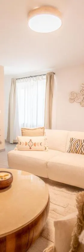 Calya Family Home in Brussels - 4 Bedrooms，位于Sint-Pieters-Leeuw的酒店