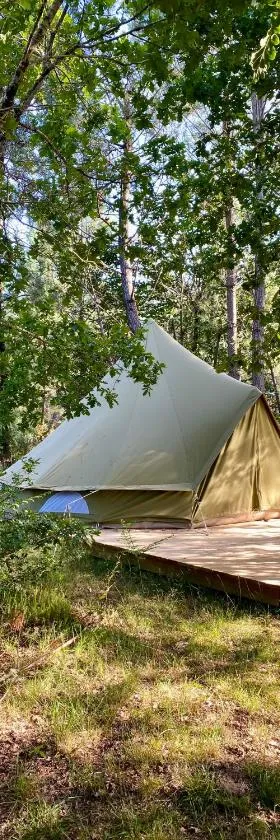 Camping la Kahute - Tente tipi au coeur de la fôret，位于卡尔康的酒店