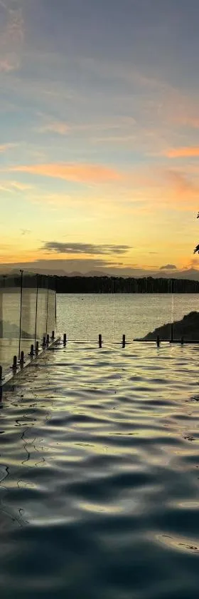 Lucinda Cove Resort，位于Lucinda的酒店