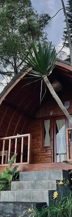 Lumbung Hill Bedugul，位于塔巴南的酒店