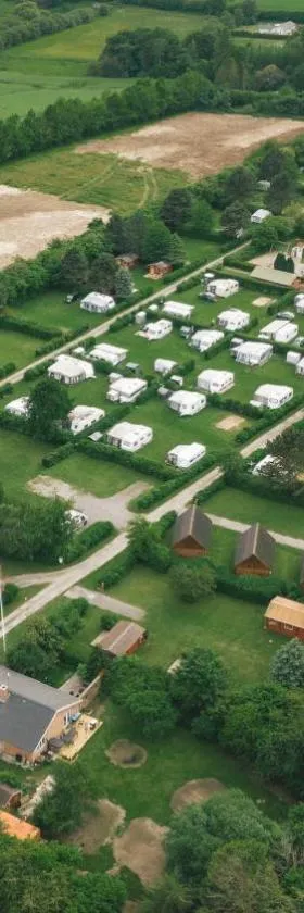 Feriebyens Camping，位于勒兹维的酒店