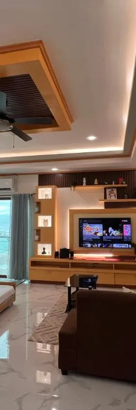 Luxury Vacation House Oceanfront in Lila, Bohol，位于Lila的酒店