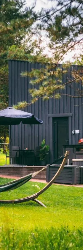 NEILA - 'Virš Ąžuolų' - Forest SPA - FREE jacuzzi，位于Paplatelė的酒店