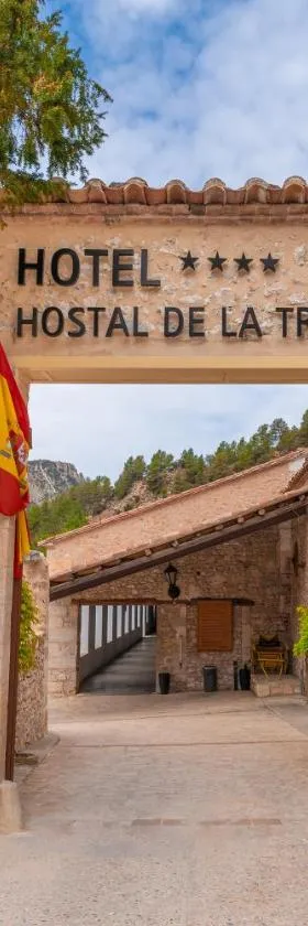 Hotel de La Trucha，位于比利亚伦戈的酒店