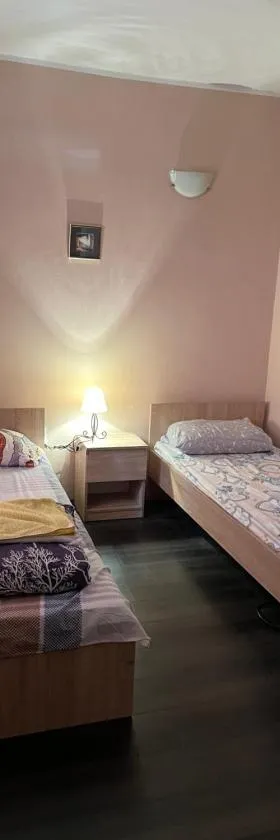 Jack coffee hostel 2，位于斯雷姆斯基卡尔洛夫奇的酒店