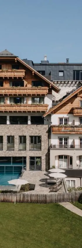 ALMGUT - Mountain Wellness Hotel，位于隆高地区圣玛格丽滕的酒店