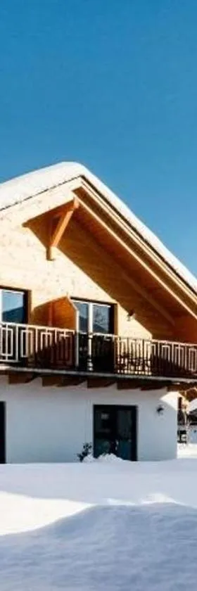 Nassfeld Chalet A and B，位于Rattendorf的酒店