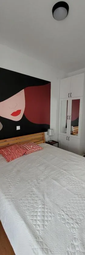 J2Velence Apartman，位于韦伦采的酒店