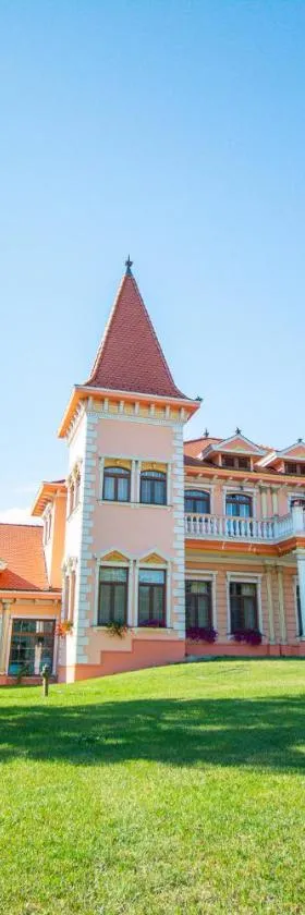 Hotel Villa Majur，位于苏博蒂察的酒店
