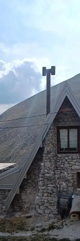 Etno Koliba - Bed & Breakfast，位于Gornji Lukomir的酒店