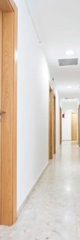 Pensión Hostal DOS HERMANAS，位于Bolaños de Calatrava的酒店