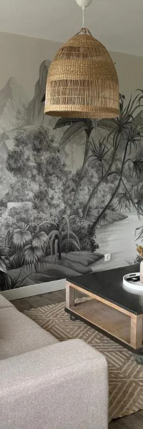 Appartement charmant，位于阿夫朗什的酒店