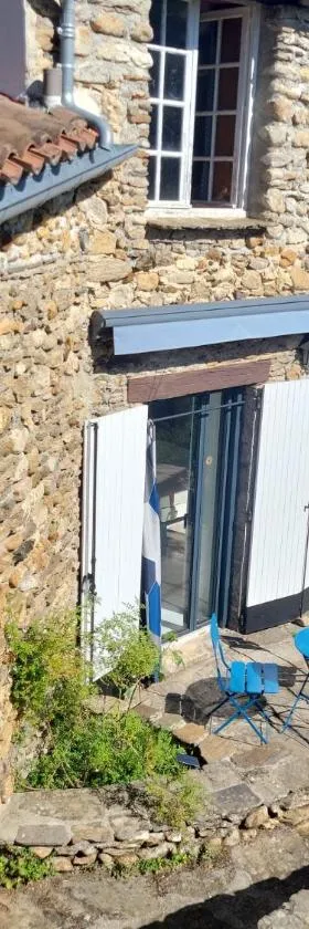 Chambre et terrasse dans une ancienne bergerie，位于奥拉尔盖的酒店