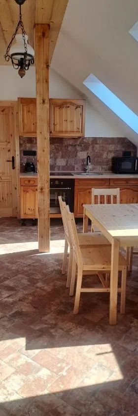 Pension Na Statku- Koňský apartmán，位于Malenice的酒店