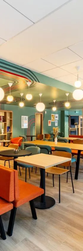 Sweetly Versailles St Cyr l'école，位于圣西尔-莱科勒的酒店