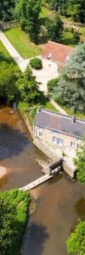 Le chant de la rivière en Berry，位于Ardentes的酒店