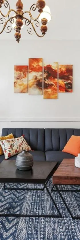 Charming New England style apartment 6 miles to downtown Boston, 4 miles to Logan airport，位于里维尔的酒店