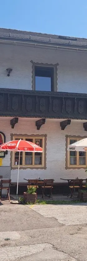 Dorfgasthof und Frühstückspension Tiefenbacher，位于Schwarzenbach an der Gölsen的酒店