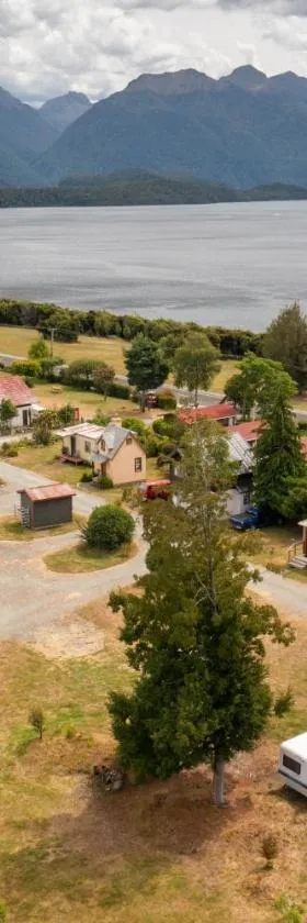Manapouri Holiday Park，位于马纳普里的酒店