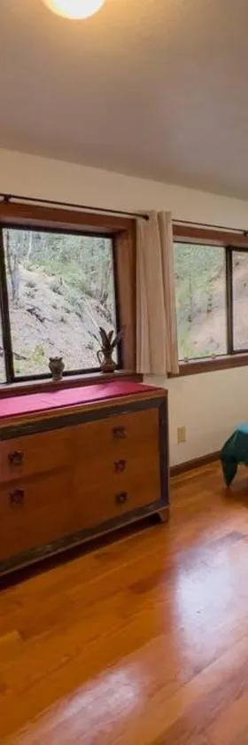 Little House in the Redwoods with a hot tub!，位于加伯维尔的酒店