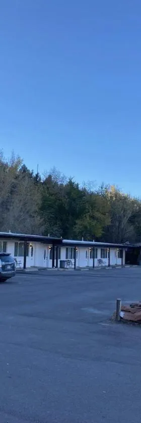 89 & Nine Motel，位于芒特卡梅尔朱克逊的酒店