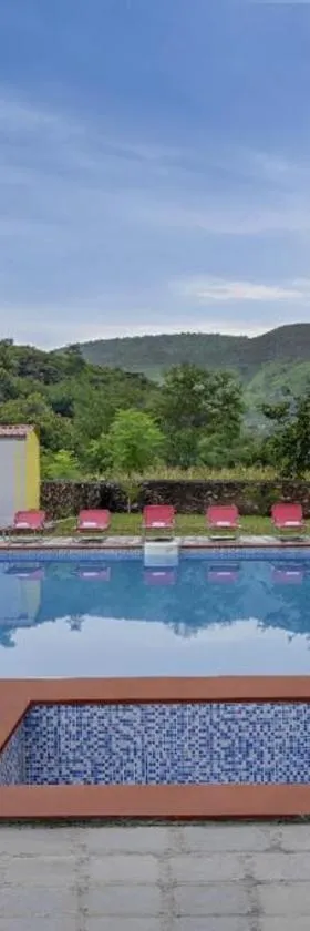 Jag Aravali Resort Udaipur by NAINA STAYCATION - Best for Corporate Events - Family Resort - Swimming pool - gardens，位于乌代浦的酒店