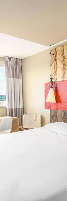 Ibis Lyon Villefranche Sur Saone，位于Limas的酒店