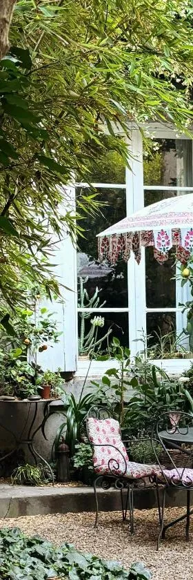 Le logis blanc bed&breakfast，位于Coursan的酒店