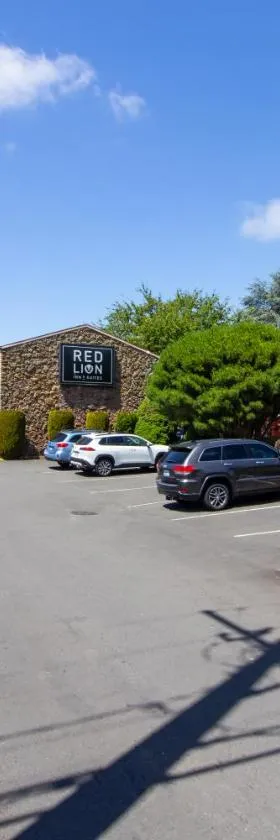 Red Lion Inn & Suites Vancouver，位于温哥华的酒店