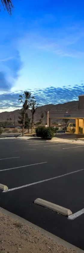 Sure Stay Plus by Best Western Twentynine Palms Joshua Tree，位于二十九棕榈村的酒店