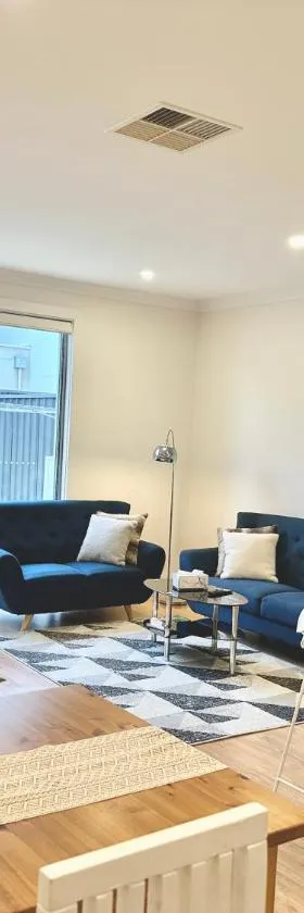 Fully Equipped 3BR-Townhouse，位于Northfield的酒店