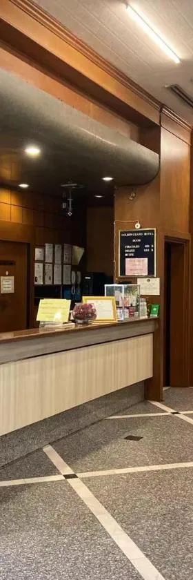 โรงแรมโกลเด้นแกรนด์ พิษณุโลก，位于彭世洛的酒店