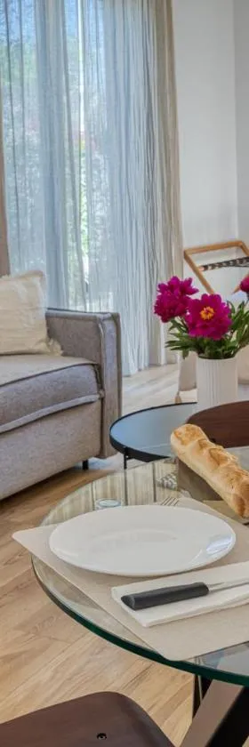 Aura Plage Appartement Sun，位于罗克布伦河畔阿尔让的酒店