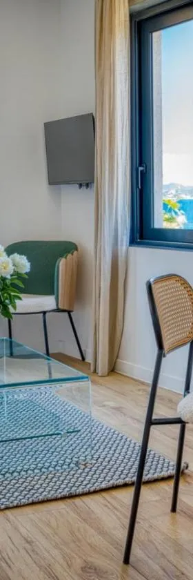 Aura Plage Appartement Aquamoon，位于罗克布伦河畔阿尔让的酒店