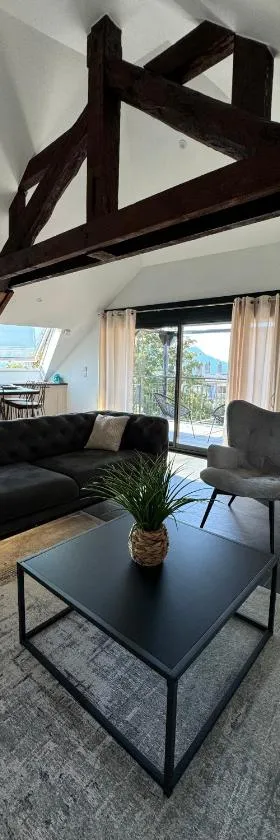 Magnifique Appartement Vue Lac - 5 Personnes，位于瓦戈兰斯的酒店