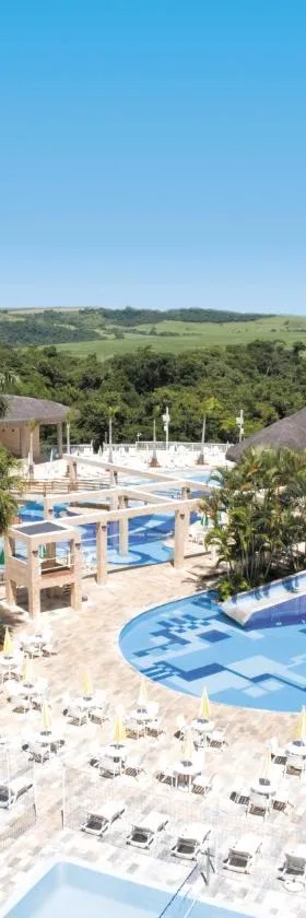 Aguativa Golf Resort，位于科内利乌-普罗科皮乌的酒店