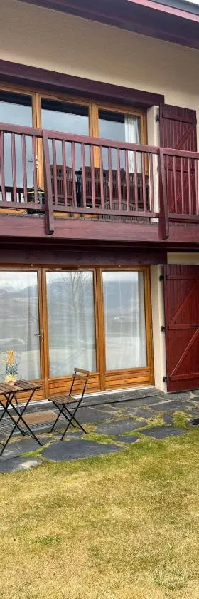 Preciós apartament a Sainte-Léocadie，位于Sainte-Léocadie的酒店