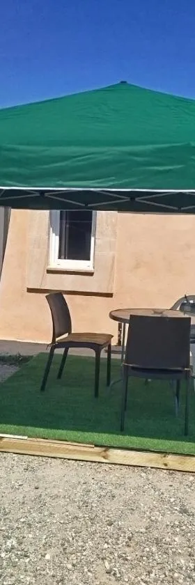 Au Petit Luberon，位于谢瓦布朗克的酒店