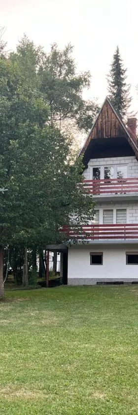 Apartments IN，位于Han Pijesak的酒店