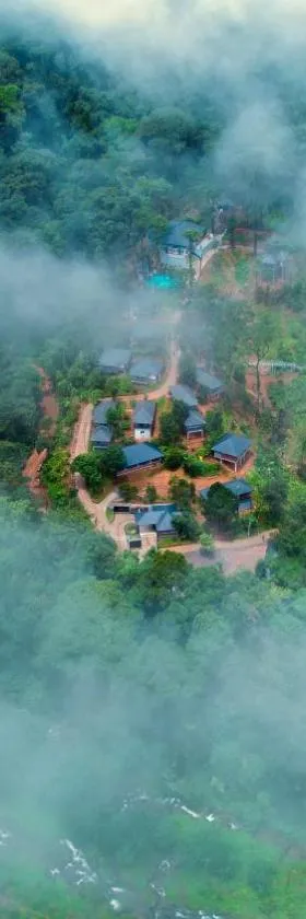Silent Brook Resort - Coorg，位于马迪凯里的酒店