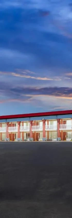 Red Roof Inn Berea，位于伯里亚的酒店