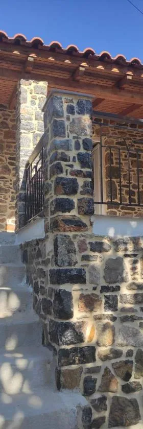 Πέτρινο Αλώνι，位于Panayía的酒店