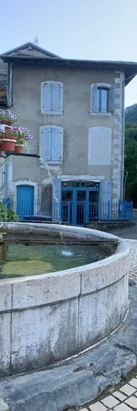 Maison chaleureuse au cœur du Grésivaudan，位于巴罗的酒店